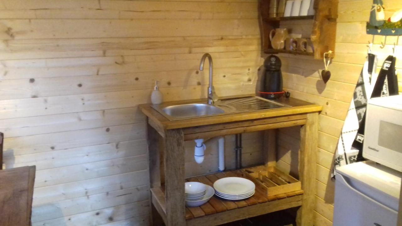Les Chevreuils Bed & Breakfast Saint-Sylvestre-de-Cormeilles Bagian luar foto